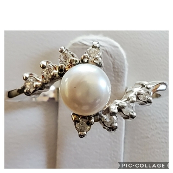Genuine Cultured Pearl & White Sapphire Ring 7